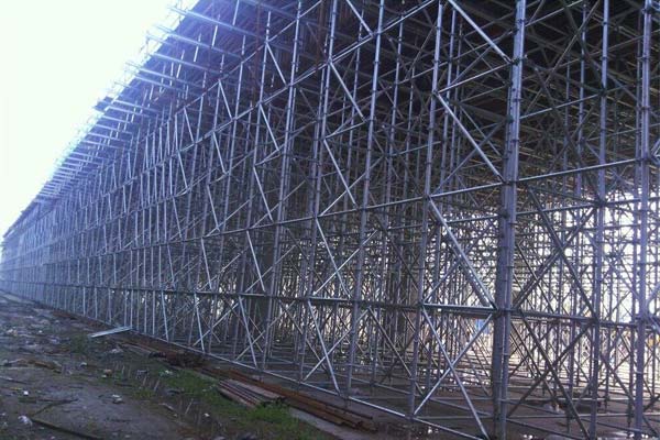 大型建筑工地盤扣腳手架應用案例 大型建筑工地盤扣腳手架應用案例