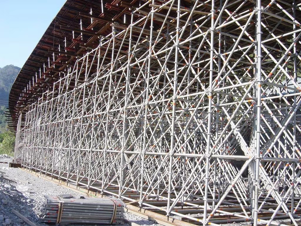 盤扣式腳手架架體搭建使用詳解(圖1) 盤扣式腳手架架體搭建使用詳解(圖1)